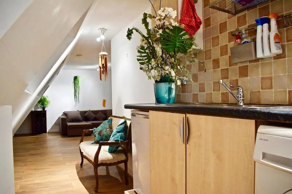 Studio Apartment On St Michaels Court