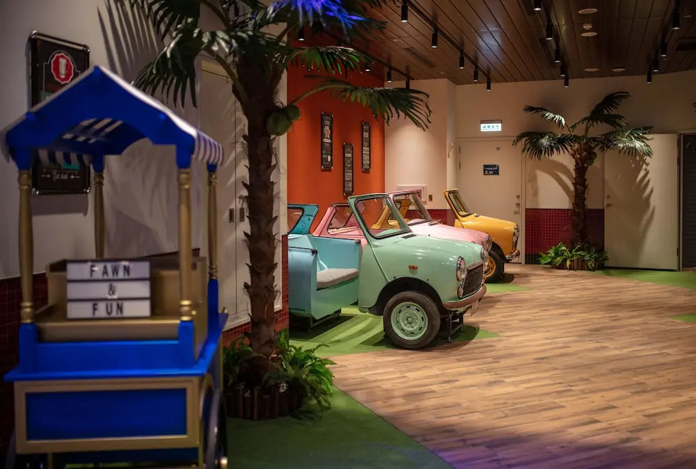 Roaders Plus Hotel - Taipei Station