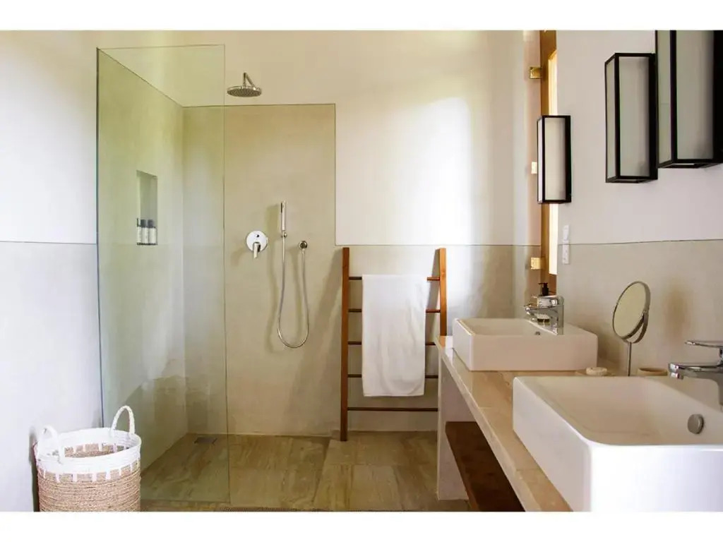 Boundary House. 4 bedrm villa with private Chef