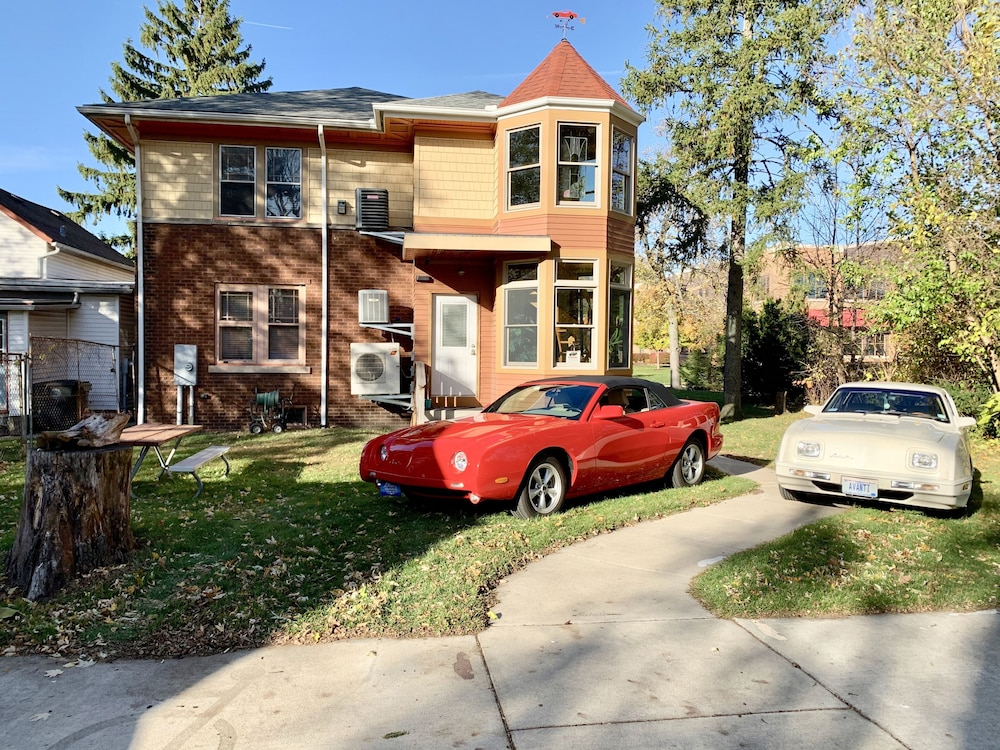 The Avanti Houses