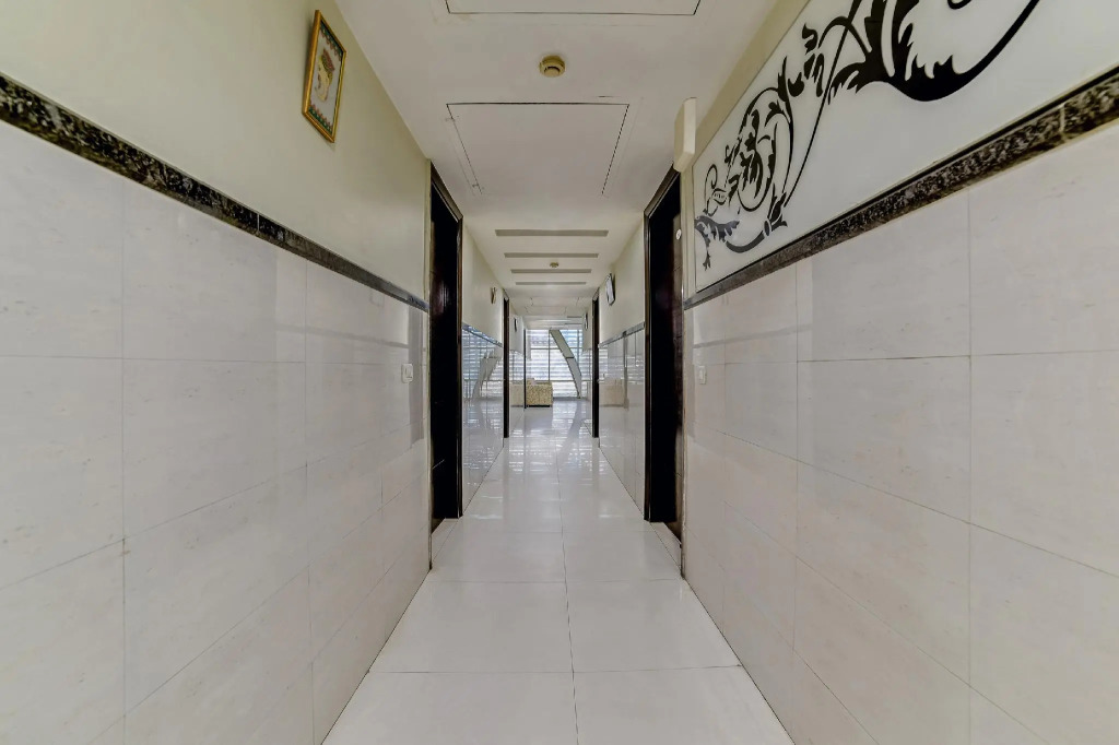 OYO Flagship 26585 Bhera Enclave Paschim Vihar