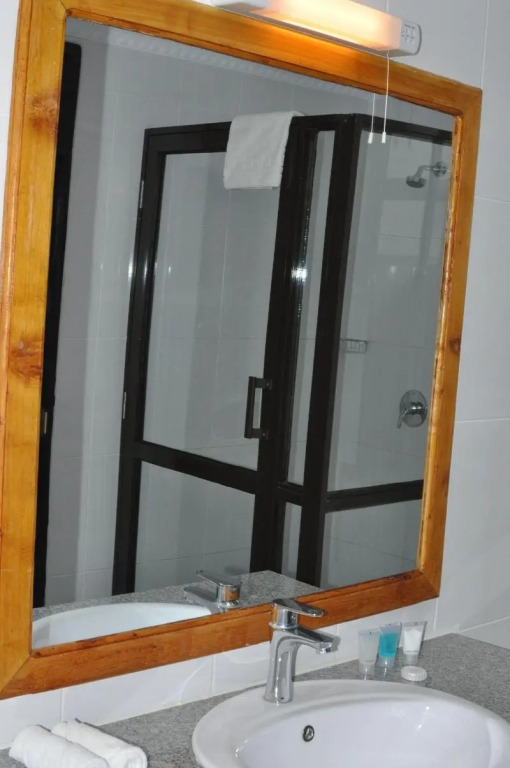 Peaks Hotel Limited