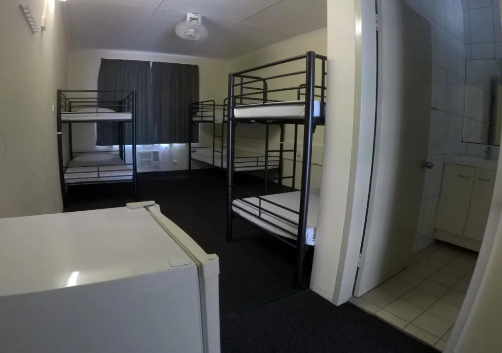 Crocodilly Inn - Hostel