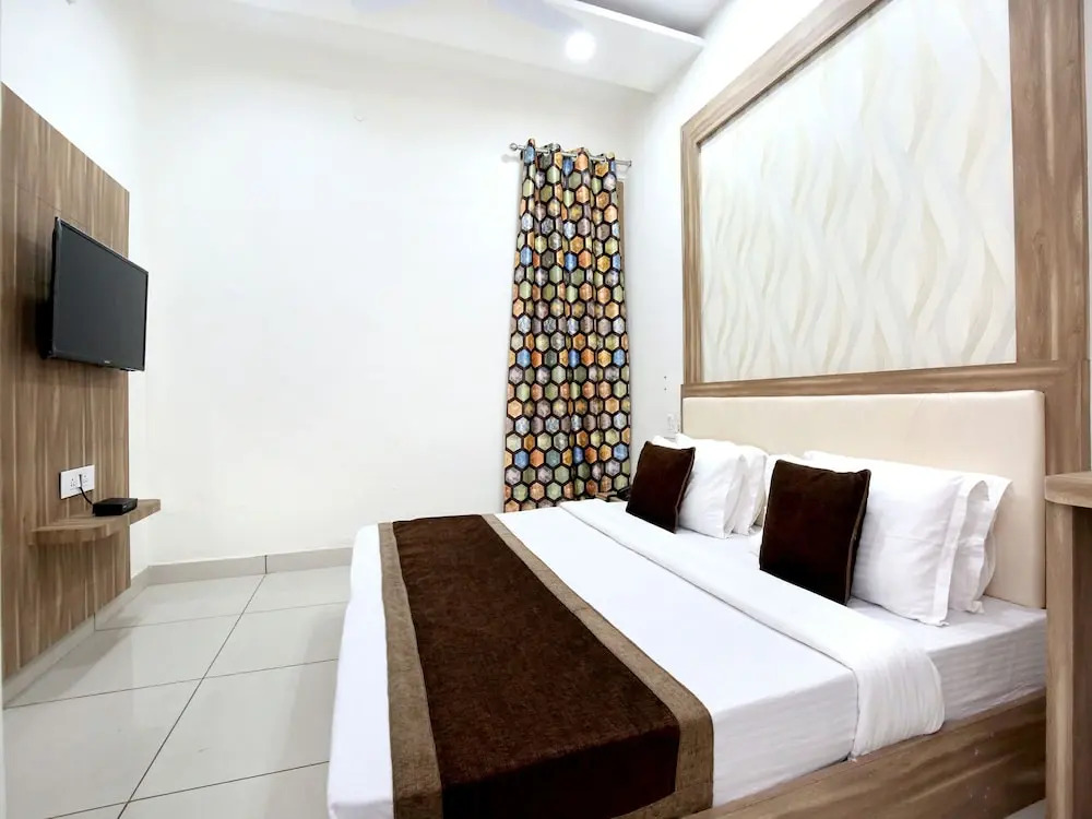 OYO 11882 Hotel Krishna