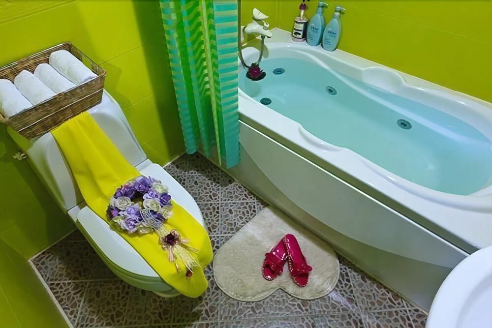 Hongcheon Gogh and Sunflower Pension