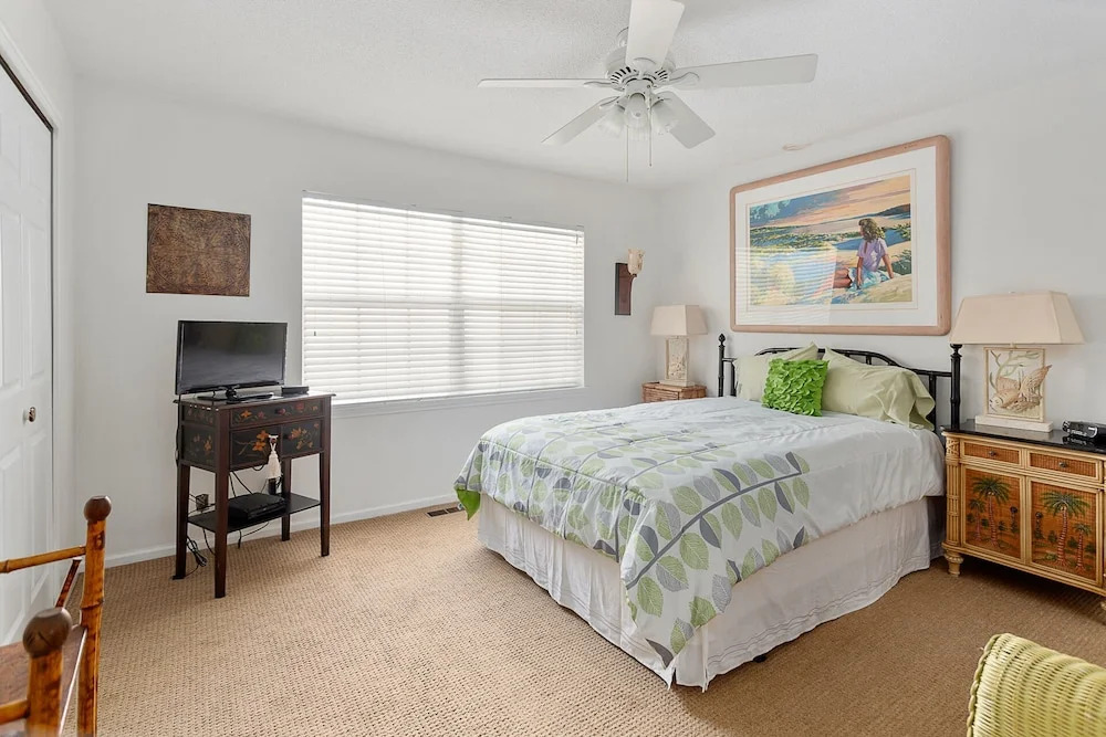 425 Magnolia Ave Unit B by Hodnett Cooper