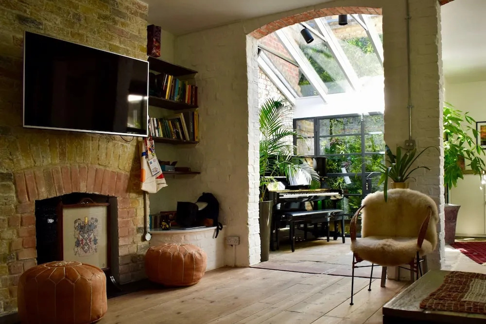 2 Bedroom Loft Style House In Central Islington
