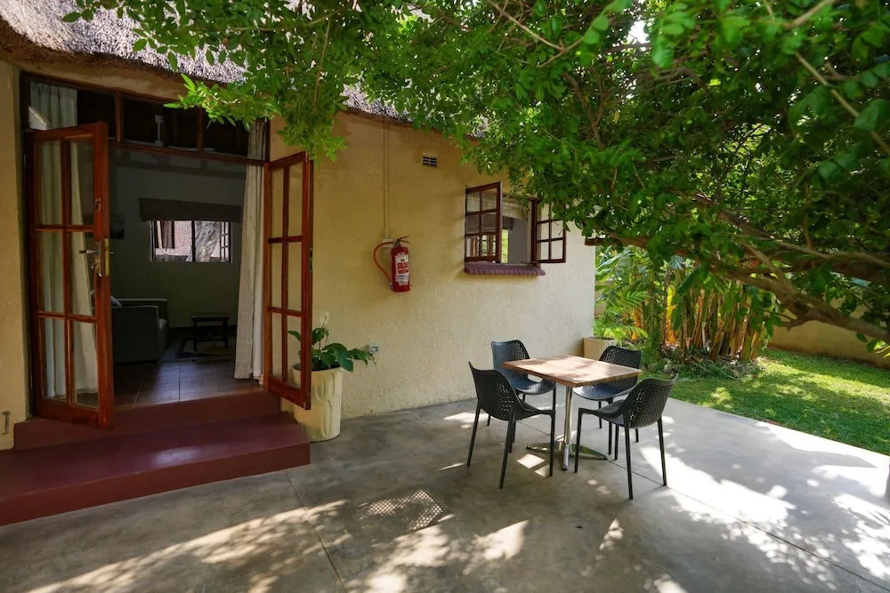 2 bed Apartment With Pool - 2126