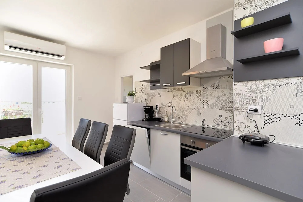 Apartment 1938