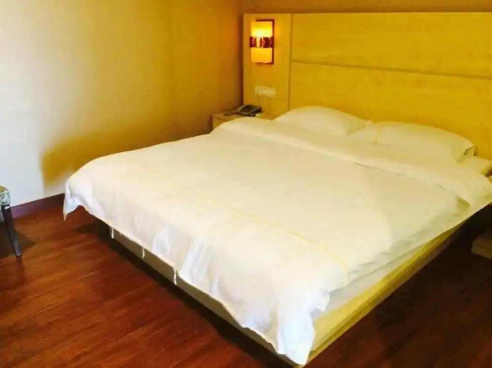 Huayue Business Hotel