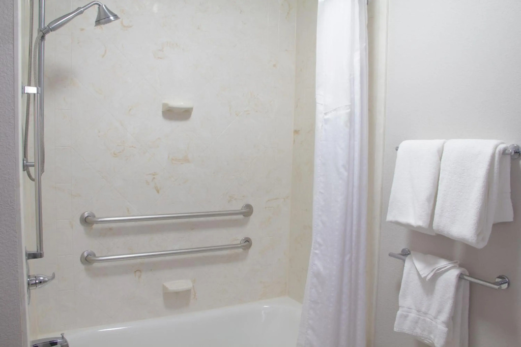 Holiday Inn Express & Suites Lexington Downtown Area-Keeneland by IHG