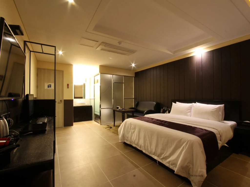 Pavia Tourist Hotel