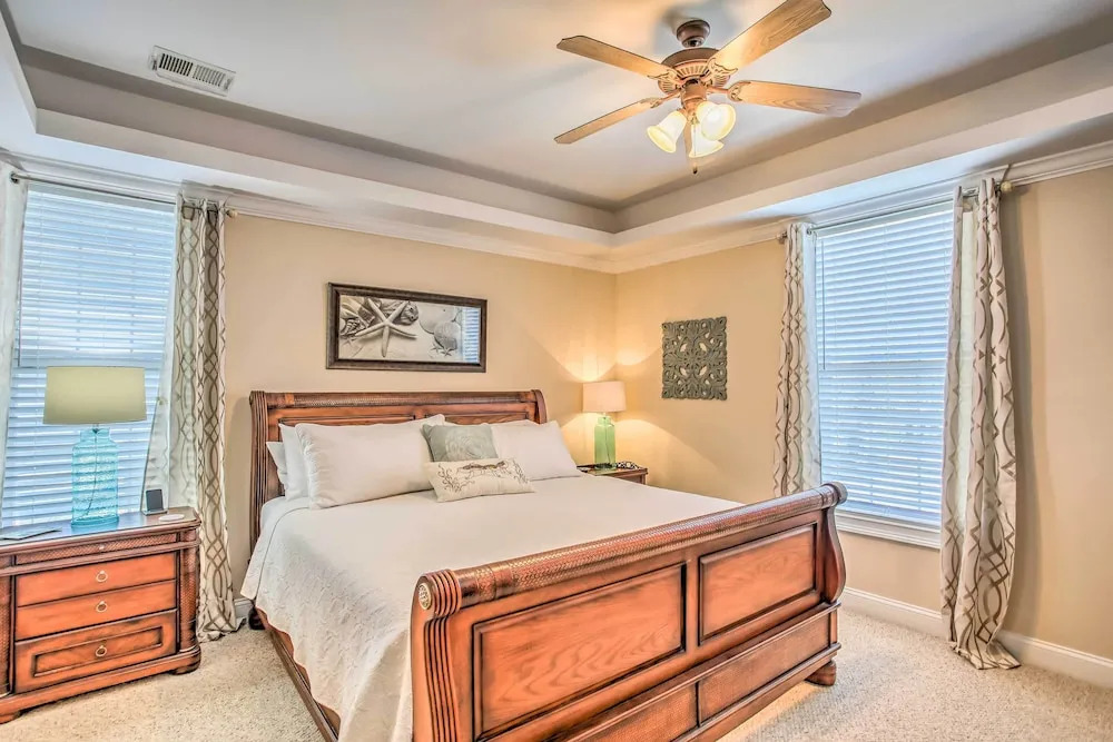 Home w/ Deck: 1 Mi to Surfside Beach Access!