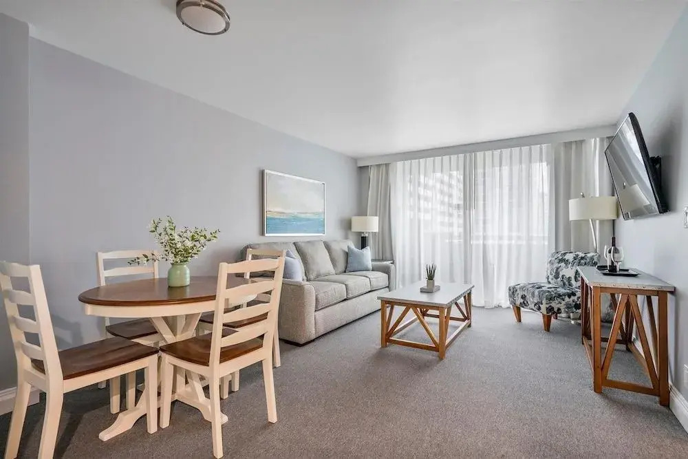 1 Bedroom Suite at Galleryone 1 Condo by Redawning
