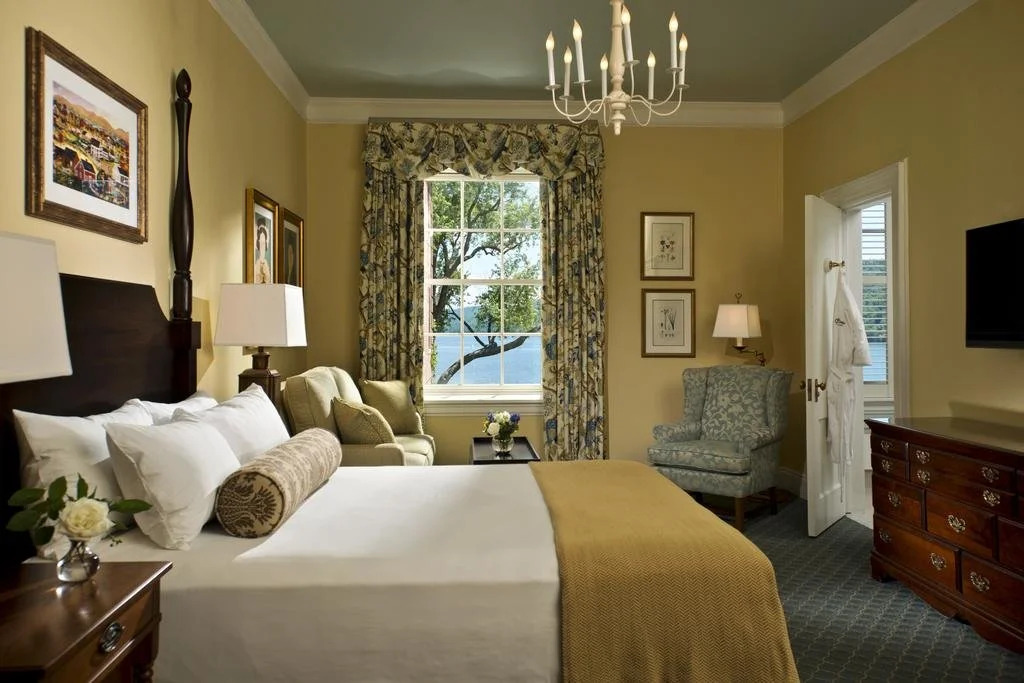 The Otesaga Resort Hotel