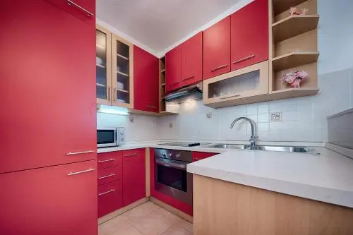 Apartments and Rooms Dis