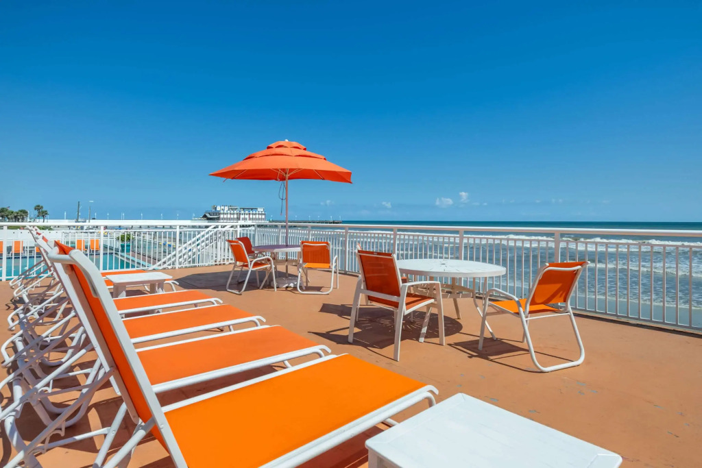 Comfort Inn & Suites Daytona Beach Oceanfront
