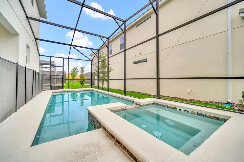 12br Mansion - Sleeps 26 - Family Resort w Private Pool Hot Tub and Games