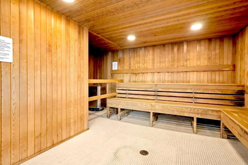 2 Br pool Hot Tub Sauna private balcony with amazing water-view sleep 6 guests