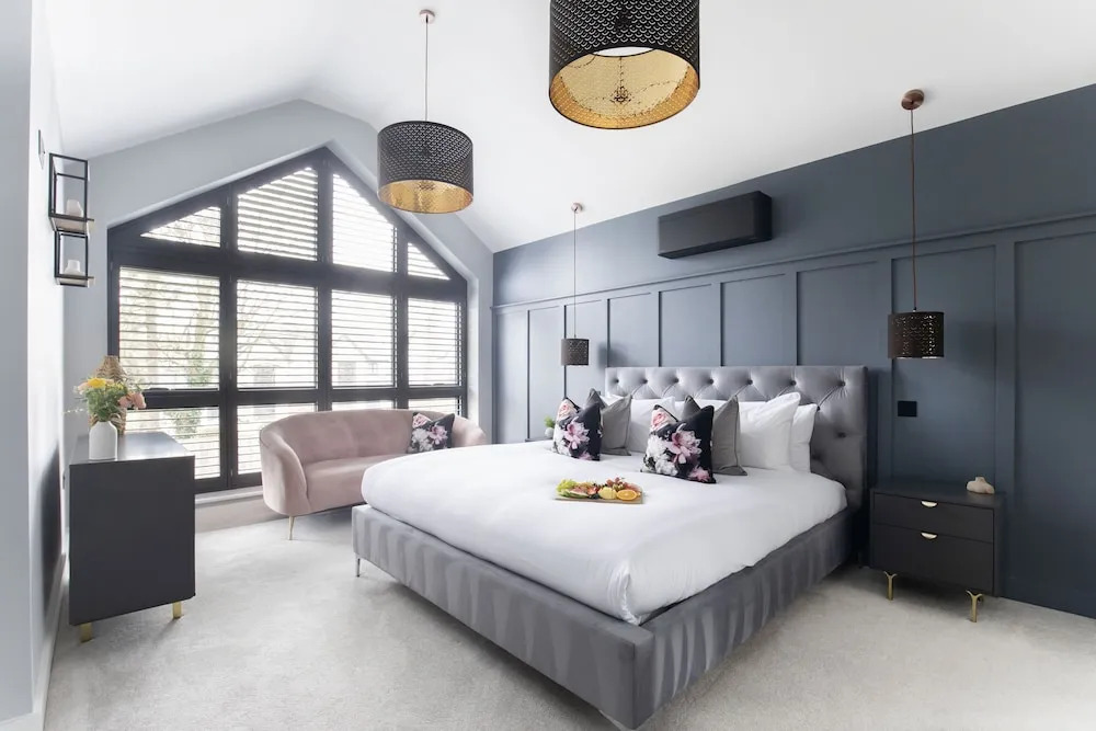 Elliot Oliver- Superior 6 Bedroom House With Hot Tub And Log Burner