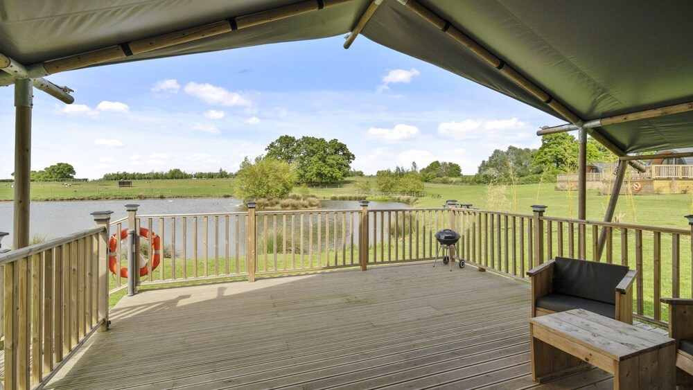 Safari Tent by Hertford Lake With Hot Tub