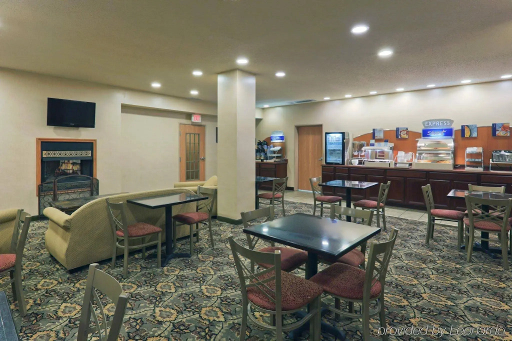 Holiday Inn Express & Suites Martinsville by IHG