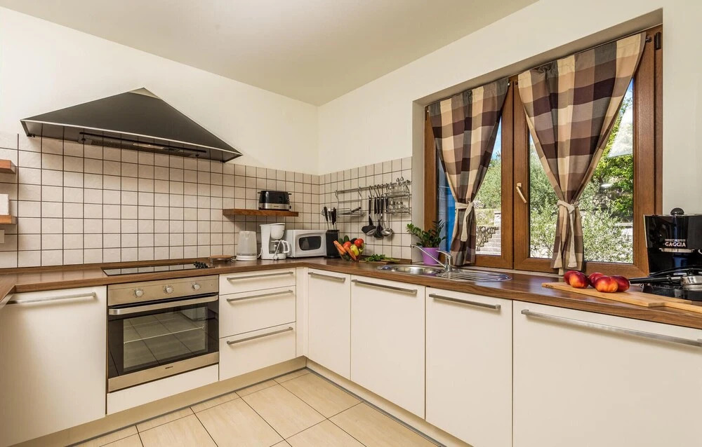 Beautiful Home in Palit With Wifi and 3 Bedrooms
