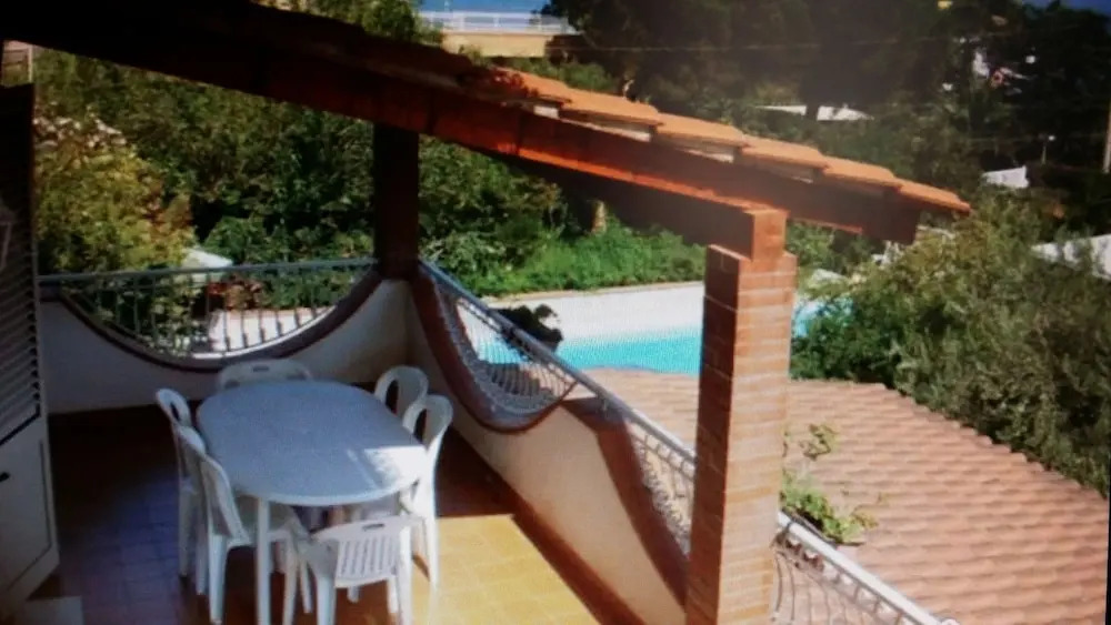 Panoramic Apartment in Villa With Pool and Garden Wi-fi