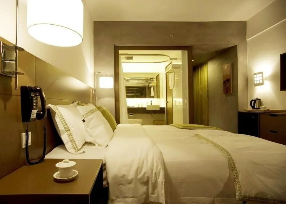 Zhangjiagang Newstay Vogue Hotel