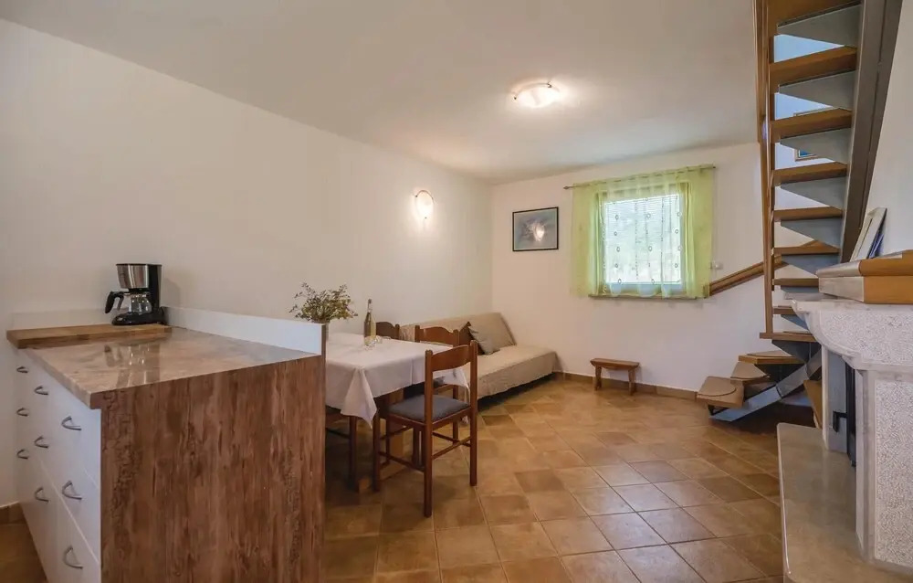 Lovely Home In Liznjan With Wifi