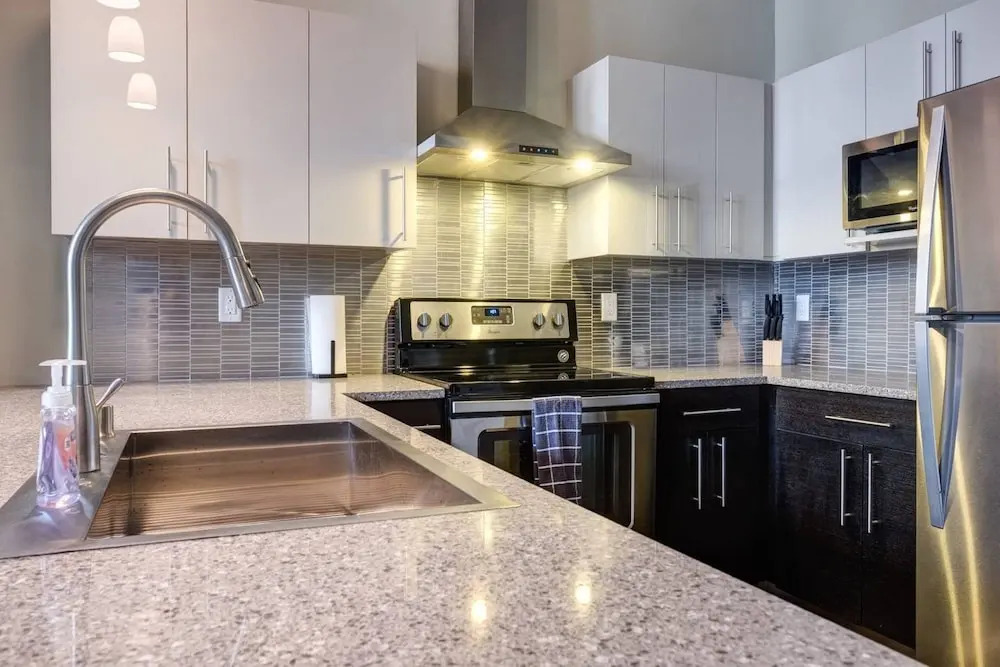 Luxury 2 Bedroom Downtown Apartment