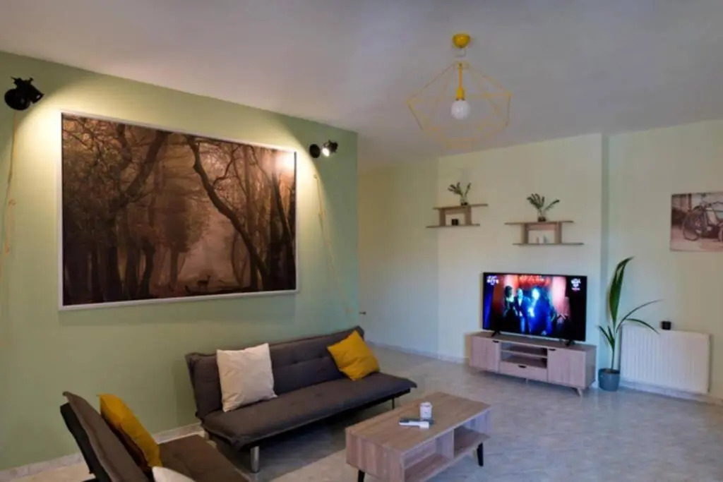 Chalkis Green Leaf House
