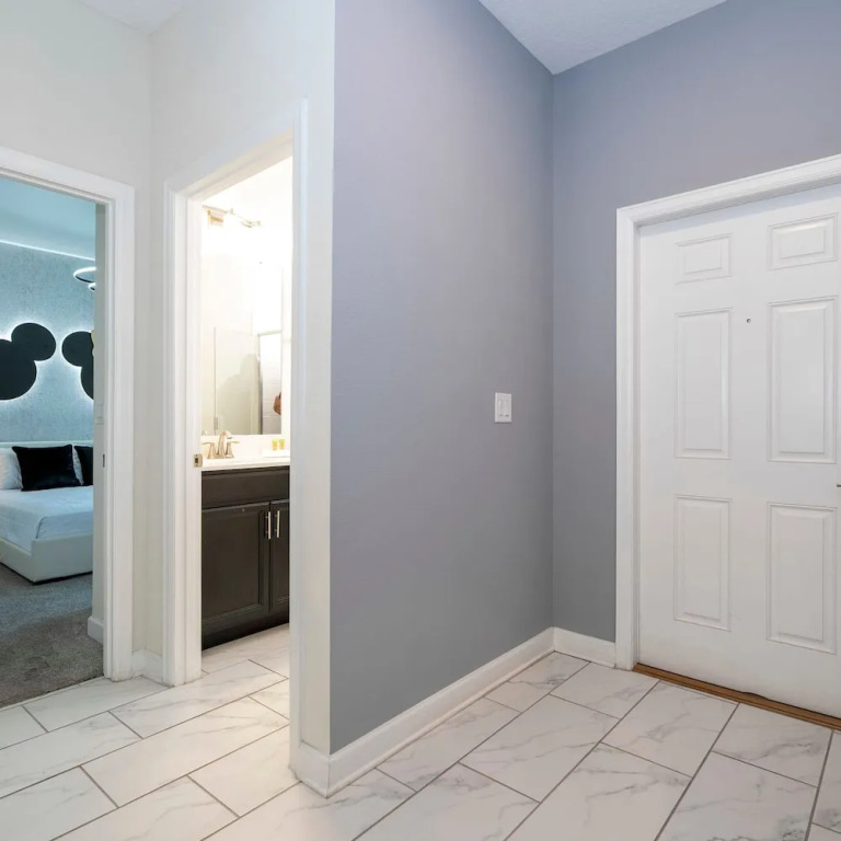 Gorgeous 4Bd w Pool Waterpark Storey Lake 4836m