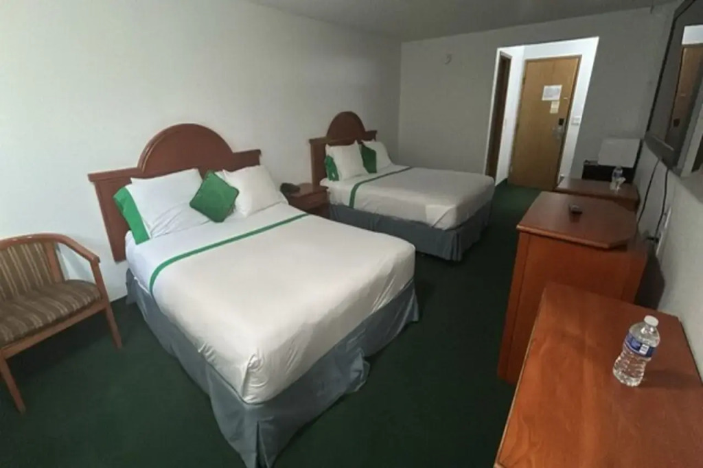 Отель Tacoma Port Inn Fife I-5
