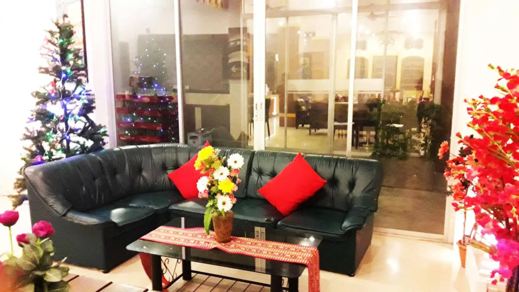 Patong gray house