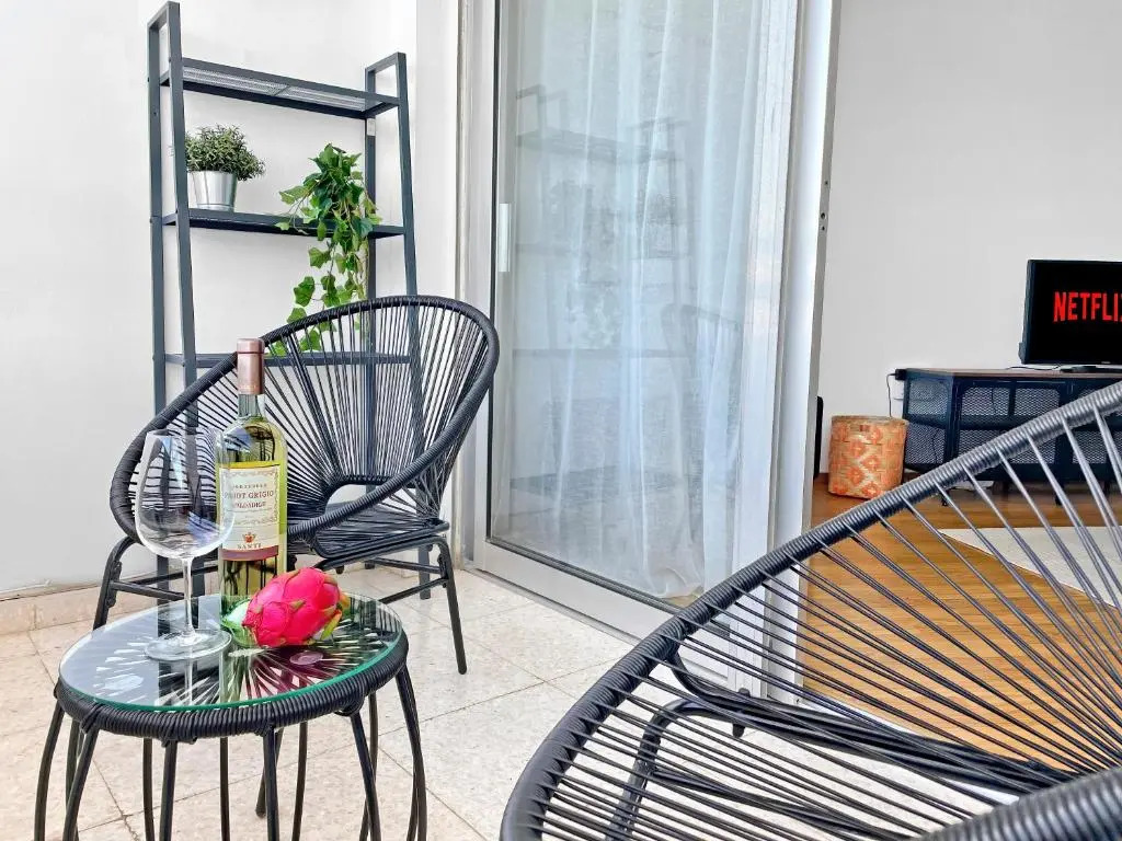 1BR Seaview Apt close to the beach - Top location