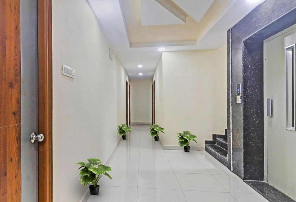 Super OYO 91014 Honey Heights