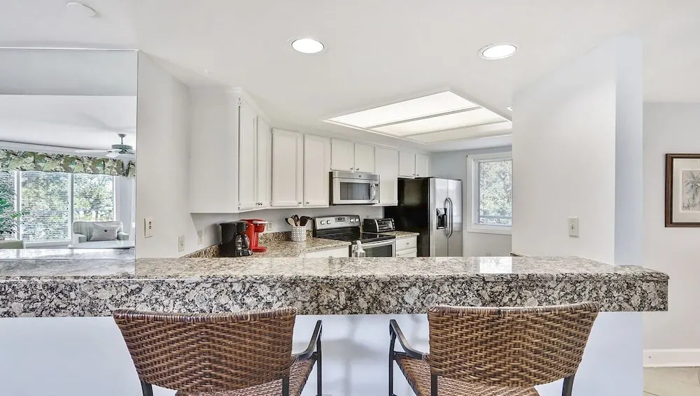 302 Windsor 1 Bedroom 2 Bathrooms Condo