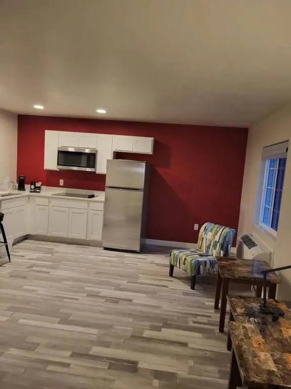 Red Fox Inn and Suites
