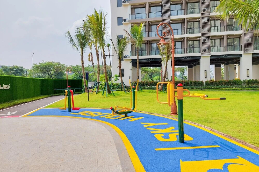 Comfortable Design 2BR with Washing Machine Sky House BSD Apartment By Travelio