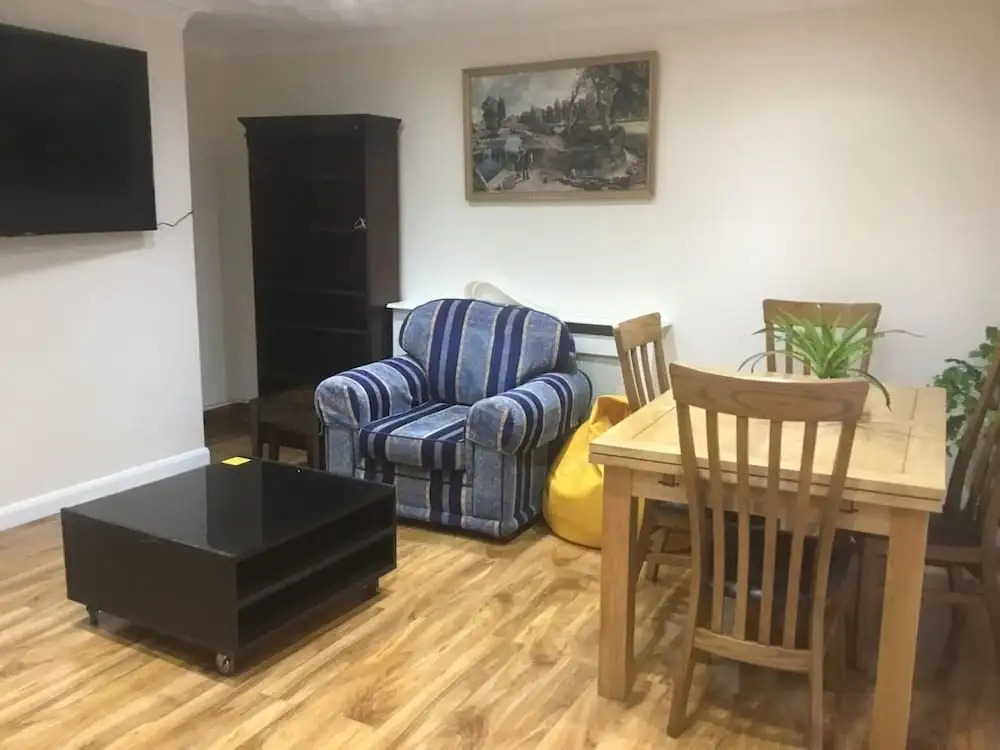 Lovely 5-bed House in Essex