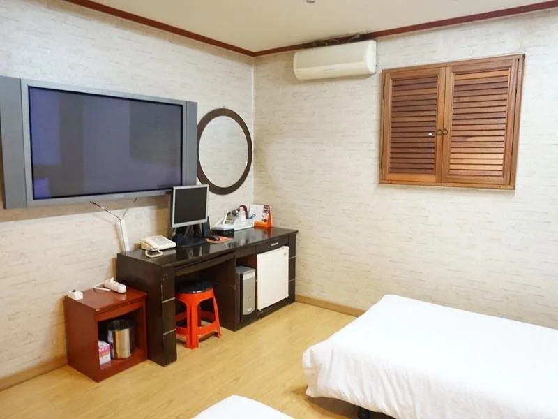 e-Hotel