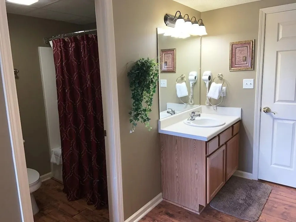 Whispering Pines 641