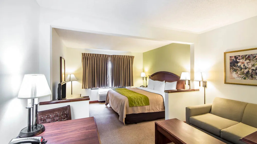 Comfort Inn Midwestern Square