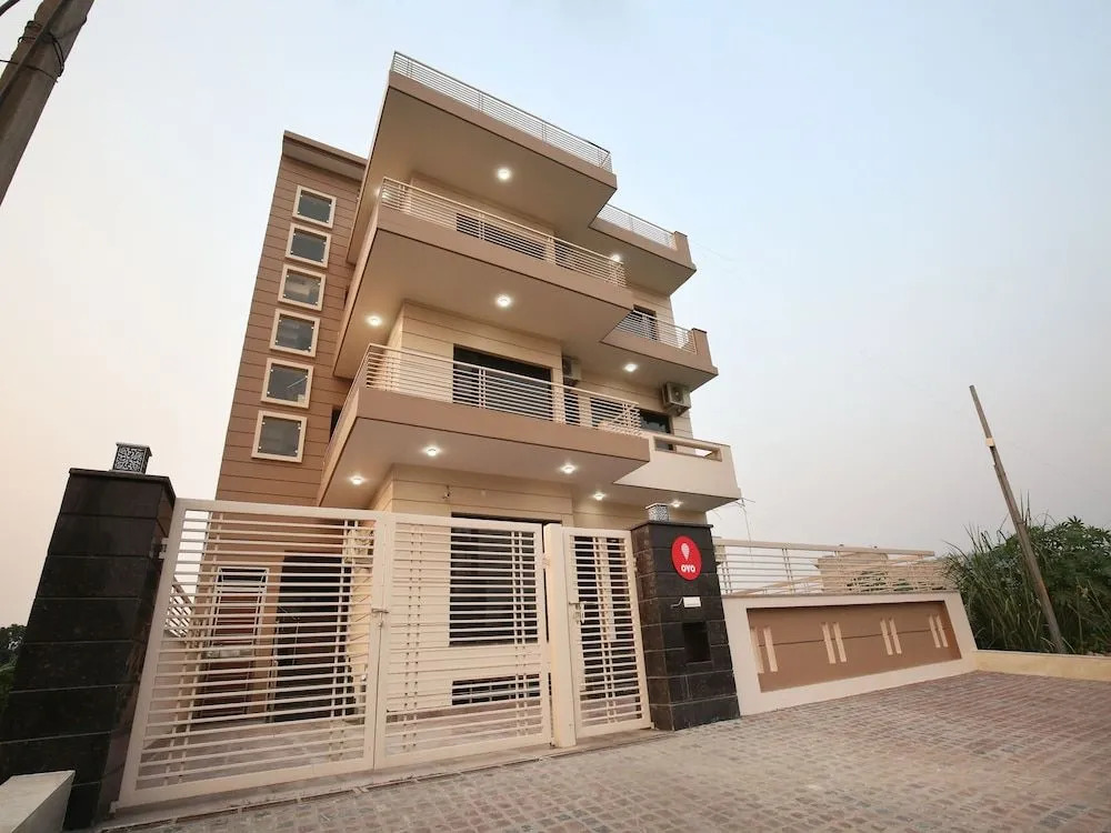 OYO 9940 Shashank Villa