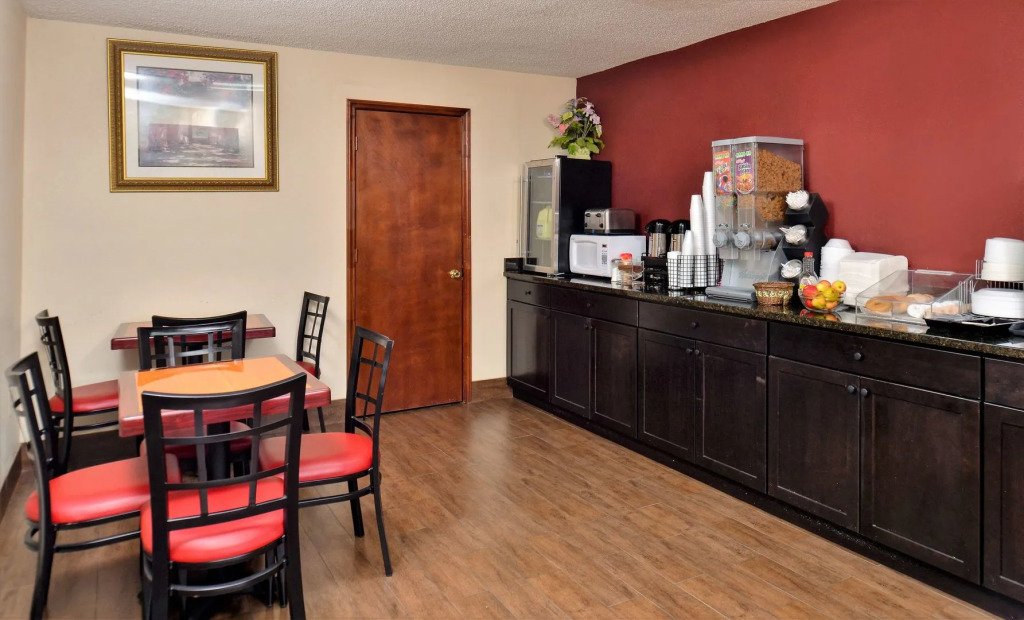 Red Roof Inn Cartersville-Emerson-LakePoint North