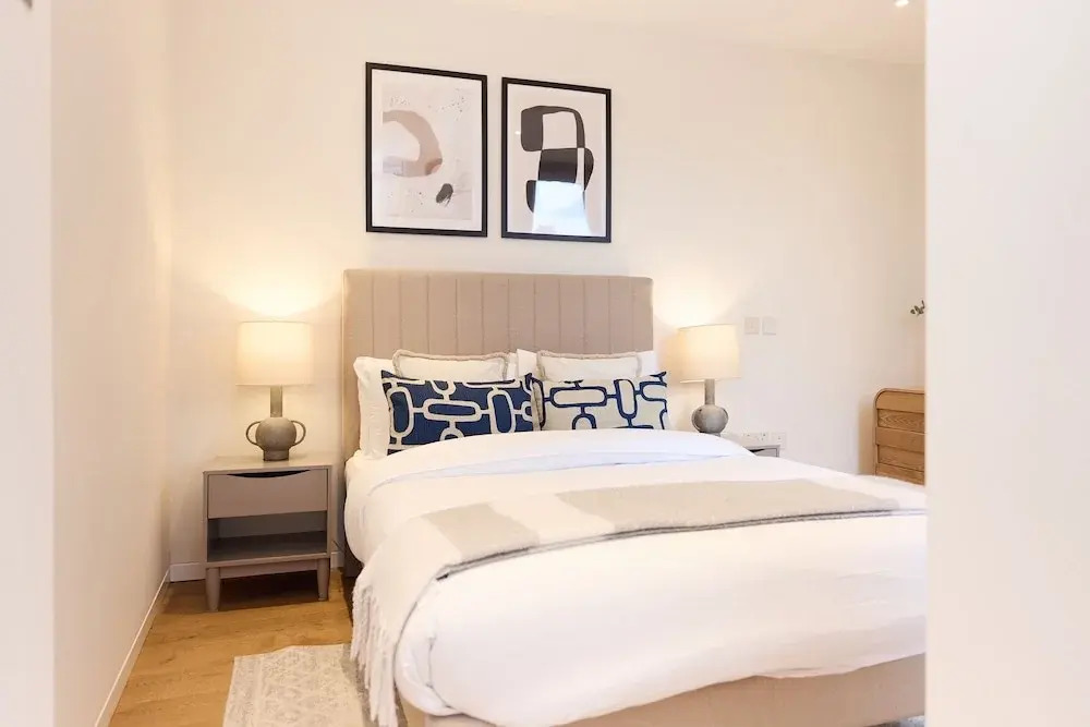 Mill Hill Mews Home with Garden