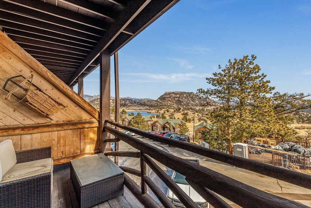 Hallett Peak 101 2 Bedroom Condo by RedAwning