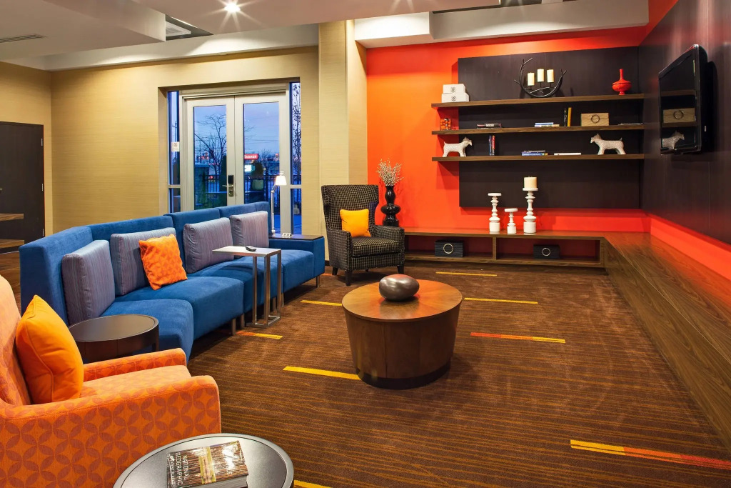 Courtyard by Marriott London