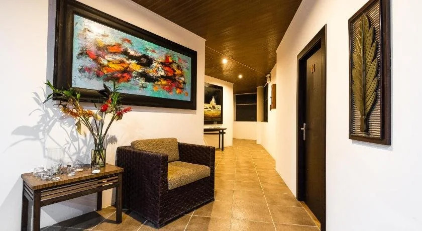 Iguana Crossing Boutique Hotel